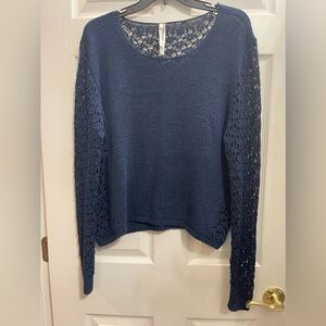 Aeropostale Women’s Pull Over Sweater Size Large